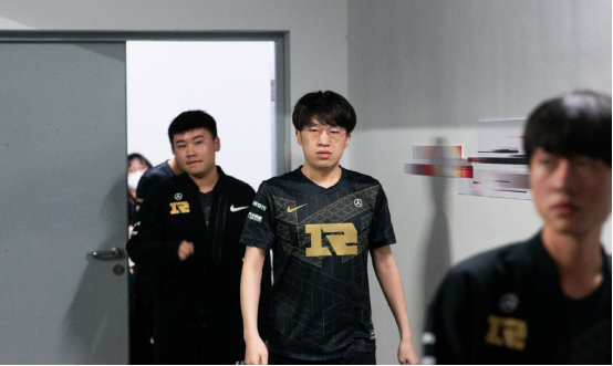 这场竞争激 这场竞争激